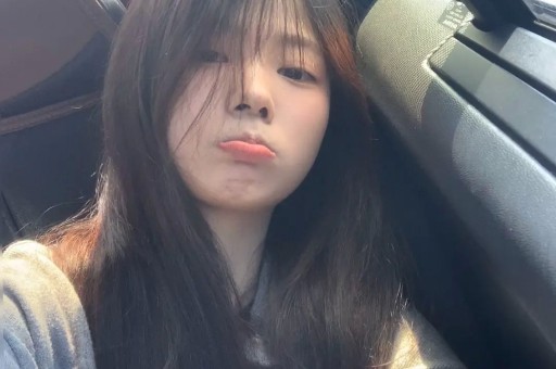 网红司晓迪直播骂白鹿素颜普通、媚男看不起人！评论区翻车连闺蜜都拆台蹭热度翻车最快的一次