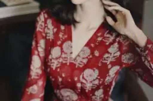 百万粉丝女网红盲道被撞反被骂系摆拍薛之谦回应
